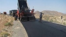 کمبود اعتبار در آسفالت و روکش جاده‌های روستایی مشهود است