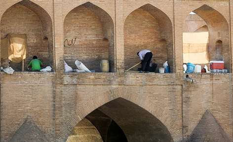 گند زدن به سی و سه پل