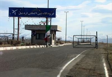 برگزاری مانور عملیات برف‌روبی فرودگاه اردبیل 

