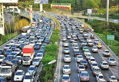 ترافیک سنگین در آزادراه کرج - تهران