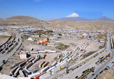 چرا کامیون‌ ها پشت مرزهای شمال‌ غرب متوقف می‌ شوند؟