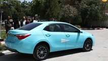 طالبان رنگ تاکسی‌ های افغانستان را تغییر داد+عکس