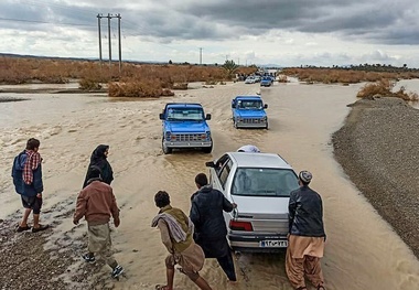 راه ارتباطی ۳۳۰ روستا در سیستان و بلوچستان مسدود است/ احتمال بازگشایی مسیرها تا فردا ظهر 