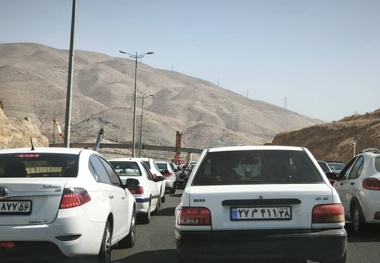 محور چالوس و آزادراه تهران - شمال در مقاطعی همچنان پرترافیک هستند 