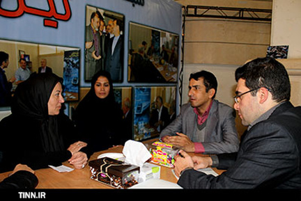 فاطمه مقیمی در غرفه تین نیوز