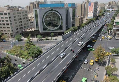 مسیر شرق به غرب پل کریم‌خان مسدود است