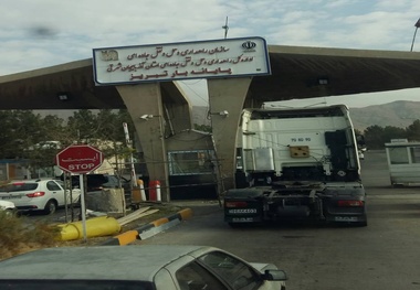 رانندگان کامیون درخواست کردند: دلالان مقابل پایانه بار تبریز جمع آوری شوند