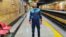 کارگر متروی تهران کیف حاوی ۱۵۰ گرم طلا را به صاحبش برگرداند 