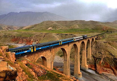 تجاوز به حریم ریلی با پیگرد قانونی همراه است