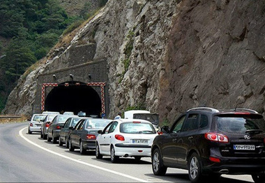 ترافیک سنگین در جاده چالوس، آزادراه تهران-شمال و آزادراه کرج-قزوین 