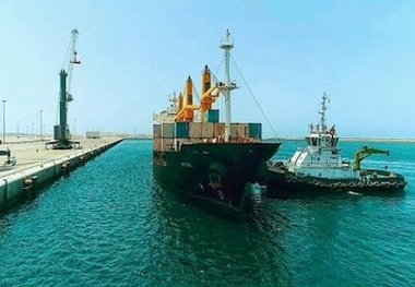 فعالیت شبانه روزی بندر چابهار در تعطیلات نوروز