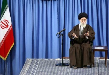 رهبر معظم انقلاب:هرکسی کشور را دوست دارد درانتخابات شرکت کند
