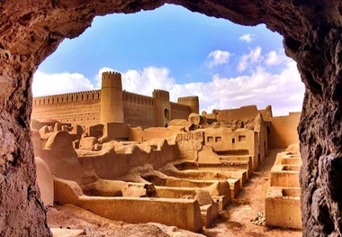 نقش گردشگری در اقتصاد ایران و ضرورت توسعه ضربتی گردشگری