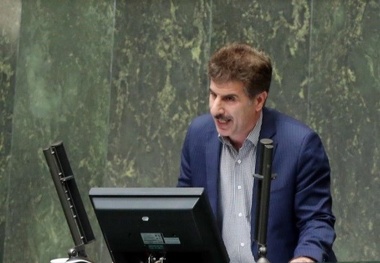 استیضاح وزیر اقتصاد/ کاظم‌زاده: پیش‌فروش سکه 60 تن طلا را هدر داد
