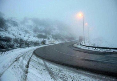  جاده های همدان لغزنده هستند