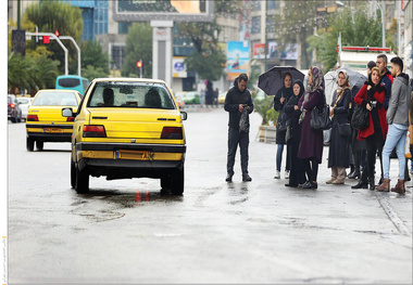 بحرانی شدن معیشت رانندگان تاکسی/ فشار رایگان شدن حمل و نقل عمومی به تاکسیرانان 
