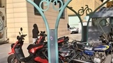  پارکینگ دوچرخه های همگانی یا توقفگاه موتورسیکلت ها؟/ چالش حمل و نقل پاک در شهر تهران