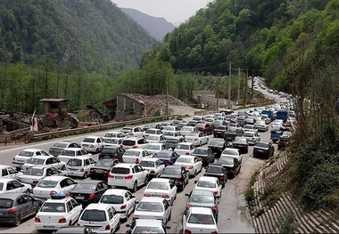 ترافیک سنگین در محورهای فیروزکوه و هراز به تهران