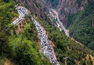 ترافیک سنگین در ورودی های تهران؛باراش باران در جاده های شمالی