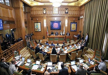 هاشمی رئیس می‌ماند