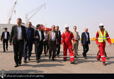 بازدید معاون وزیر راه و اعضای هیات عامل سازمان بنادر از پیشرفته ترین بندر تجاری ایران