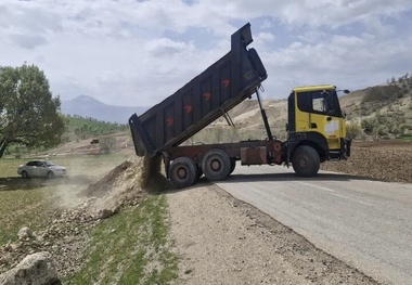 آغاز عملیات بهسازی ۹ کیلومتر از محور روستایی لردگان_کینگ