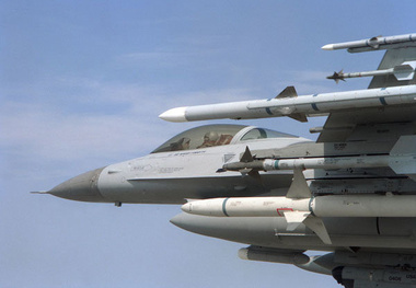 Ukraine conflict: Kyiv seeks retired NATO pilots for F-16s