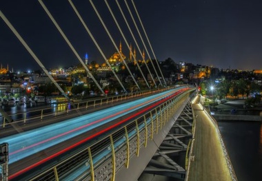 Istanbul launches 24-hour public transport