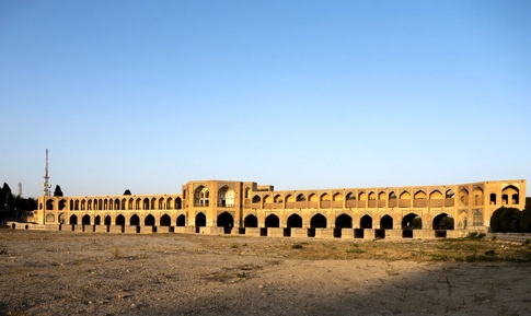 نصب جان پناه پل خواجو 