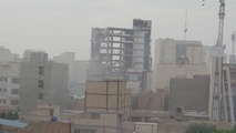  بخش عظیمی از باقیمانده سازه متروپل آبادان فروریخت + فیلم