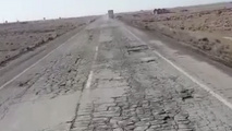 وضعیت نامناسب آسفالت جاده نعلبندان به تهران