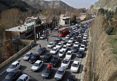ترافیک در جاده کرج - چالوس سنگین است