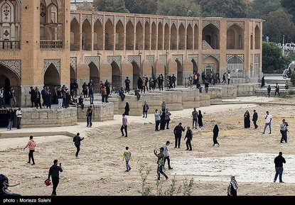 گزارش تصویری چشم نصف جهان به زاینده‌رود روشن شد (11)