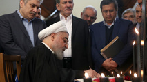 روحانی دفتر یادبود جان‌باختگان سقوط هواپیمای اوکراینی را امضا کرد