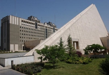 خیابان‌های اطراف مجلس به پیاده‌راه تبدیل می‌شوند