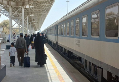 اعزام سومین قطار کاروان‌ های عزادار از زاهدان به تهران و قم