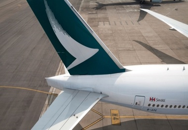 Qatar Airways to buy stake in Cathay Pacific 
