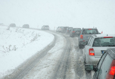 وضعیت اتوبان کرج - قزوین پس از بارش برف+ فیلم