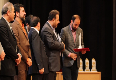 نشان خلاقیت و نوآوری برای مدیریت ارتباطات و بین الملل شرکت بهره برداری متروی تهران