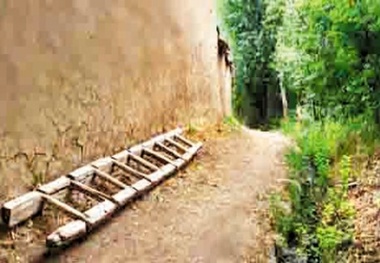 ایستا، عجیب‌ترین روستای ایران