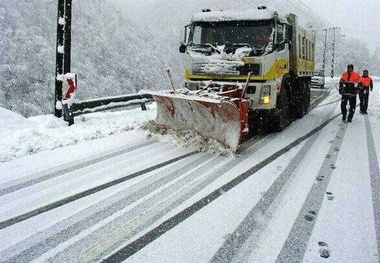 اتخاذ تمهیدات لازم برای سفرهای ایمن ناوگان جاده‌ ای در شرایط نامساعد جوی 