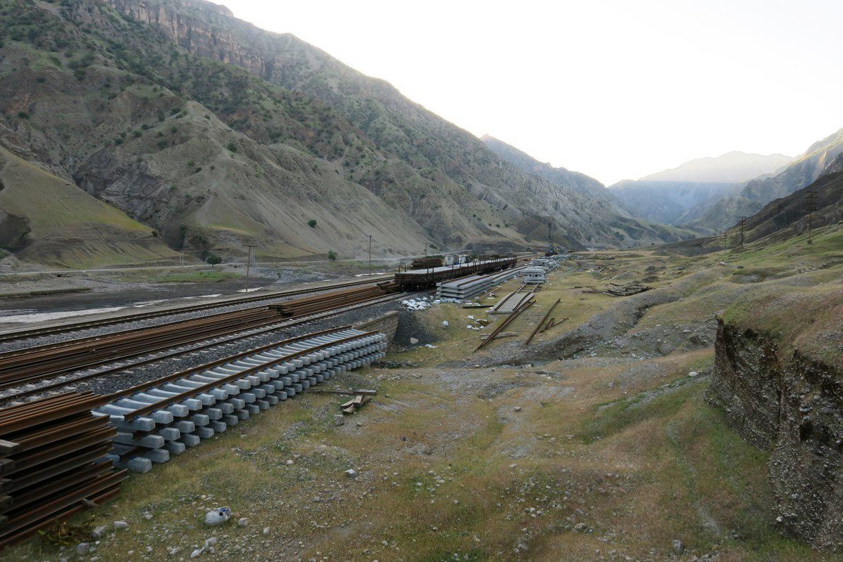 ریل گذاری در لرستان