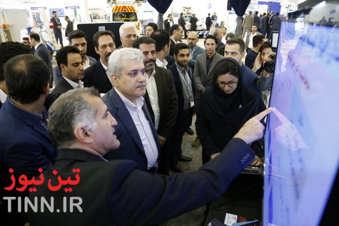 بازدید معاون علمی و فناوری رییس جمهور از نمایشگاه حمل‌ونقل