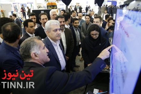 بازدید معاون علمی و فناوری رییس جمهور از نمایشگاه حمل‌ونقل