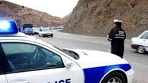 آشغال ریختن پلیس از داخل خودرو