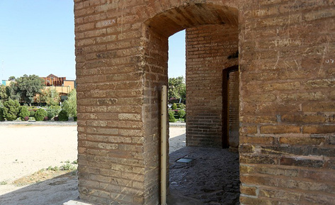 گند زدن به سی و سه پل