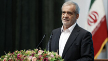 پزشکیان: افرادی پرادعا تربیت کردیم که چشم دیدن رقیب خود را ندارند/ هر کسی را با یک بهانه کنار گذاشتیم تا خودمان رئیس بشویم
