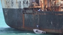 Robbers board container ship off Manila