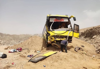 واژگونی اتوبوس در بیرجند