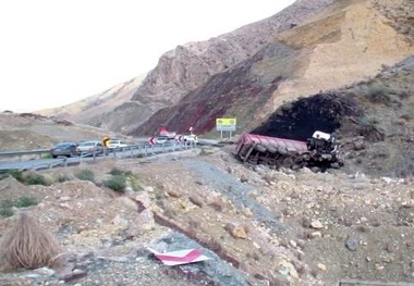 عکس| تشکر رانندگان از رمپ فوق پیشرفته گردنه حاجی آباد